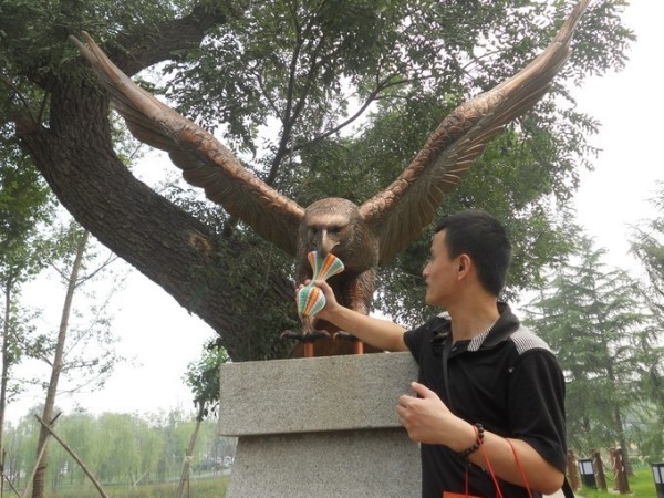 比较有名的家族 wKgED1upnNmAAgJbAAIlRWyR2v855.jpeg?imageView2%2F2%2Fw%2F600%2Fh%2F600%2Fq%2F90