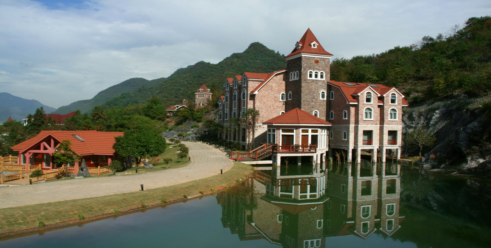 东黄山城堡酒店 黄山风景区东大门 谭家桥镇
