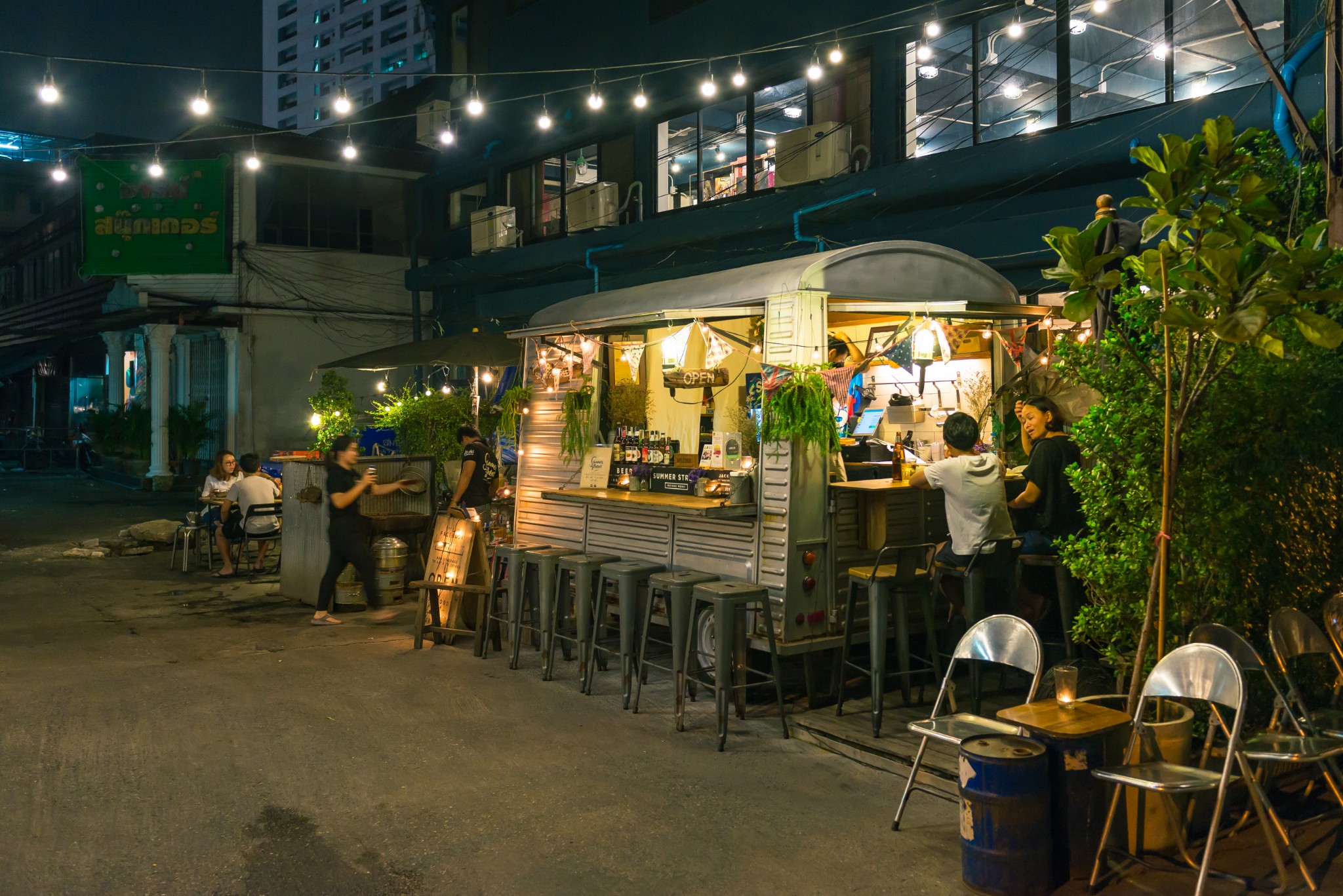 曼谷美食-Summer Street