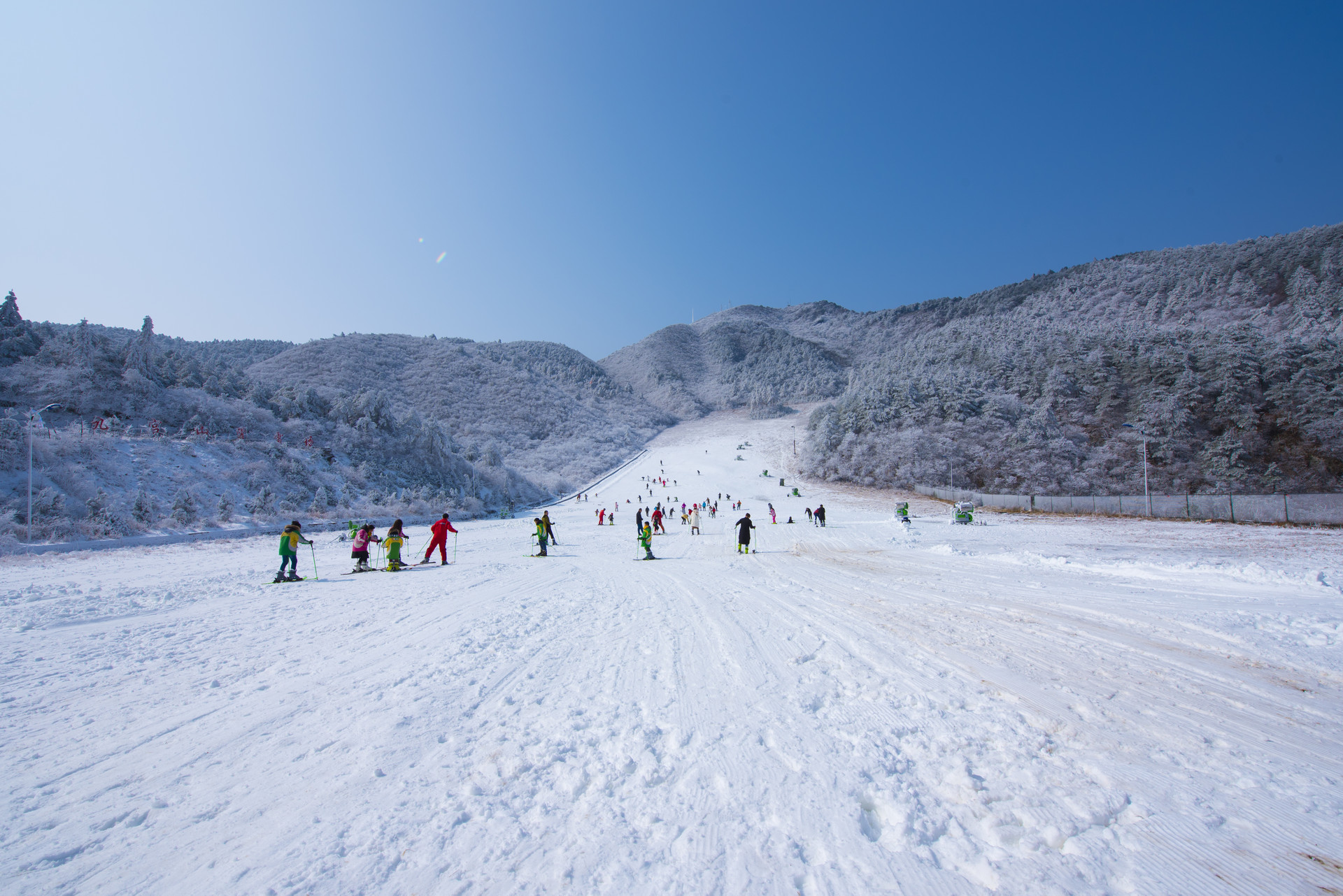 限时优惠 含雪具使用·北京莲花山滑雪场纯玩一日游(北京较近滑雪场更