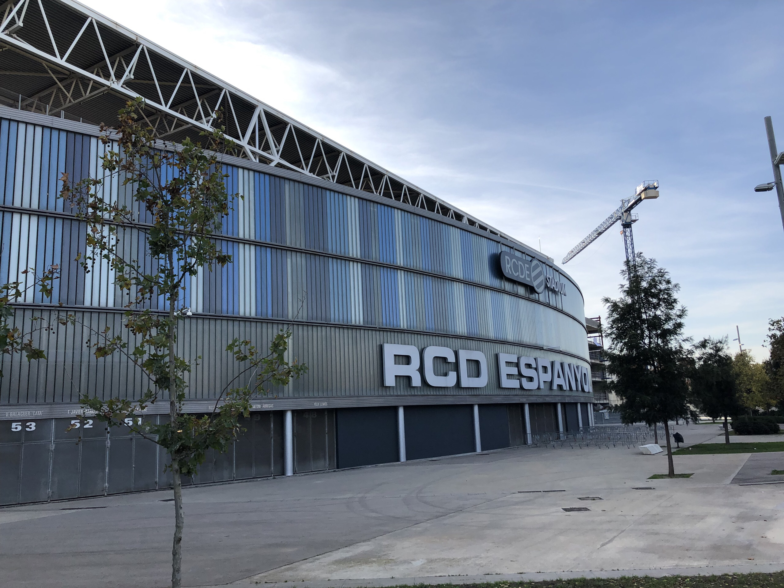 巴塞罗那娱乐-Estadio Cornella-El Prat