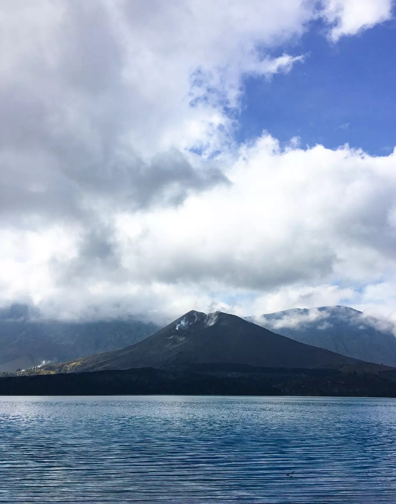 跨过火山和大海——一半火焰一半海水的龙目岛火山徒步之旅(附徒步