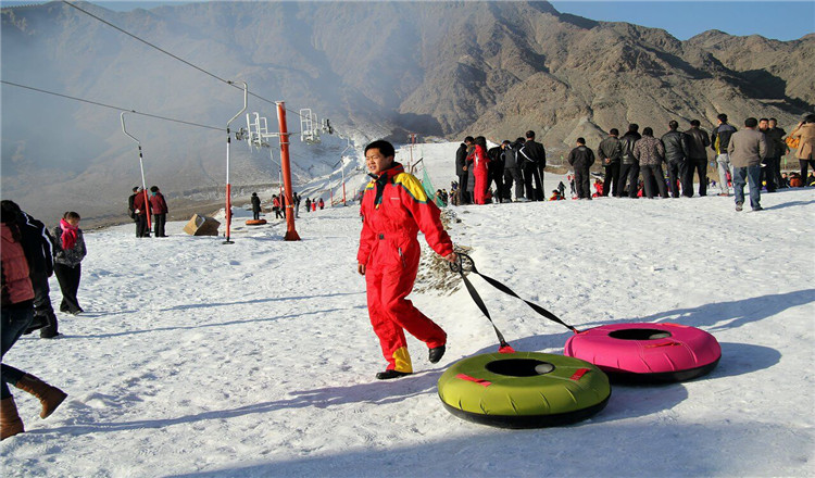 嘉峪关悬壁长城四季滑雪场(不限时滑雪套票)