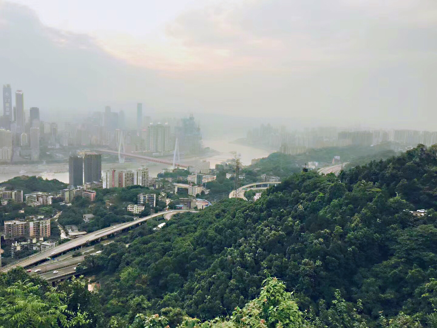 重庆| 一座火辣辣的城市