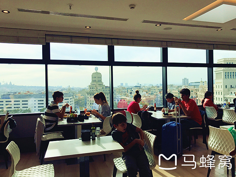 巴塞罗那美食-La Plaça Gastro Mercat