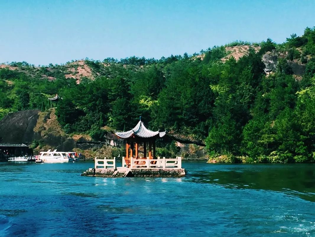 福建省旅游 连城旅游攻略 冠豸山水 | 价值连城 连城冠豸山 石门湖