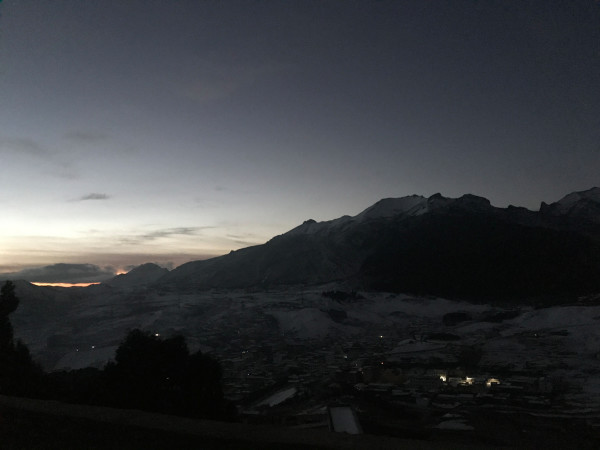 什么时候天开始亮 wKgED1wH1_qAfwgyAAf7D5QNAbs40.jpeg?imageView2%2F2%2Fw%2F600%2Fh%2F600%2Fq%2F90