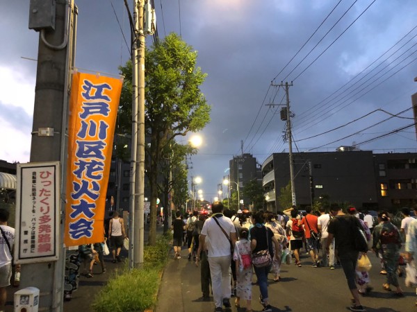 搭台子的人 wKgED1vrhaWAdqTLABHjIctjOa020.jpeg?imageView2%2F2%2Fw%2F600%2Fh%2F600%2Fq%2F90