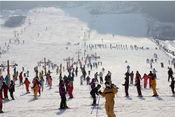 兰州兴隆山滑雪场滑雪票全天不限时雪具雪服