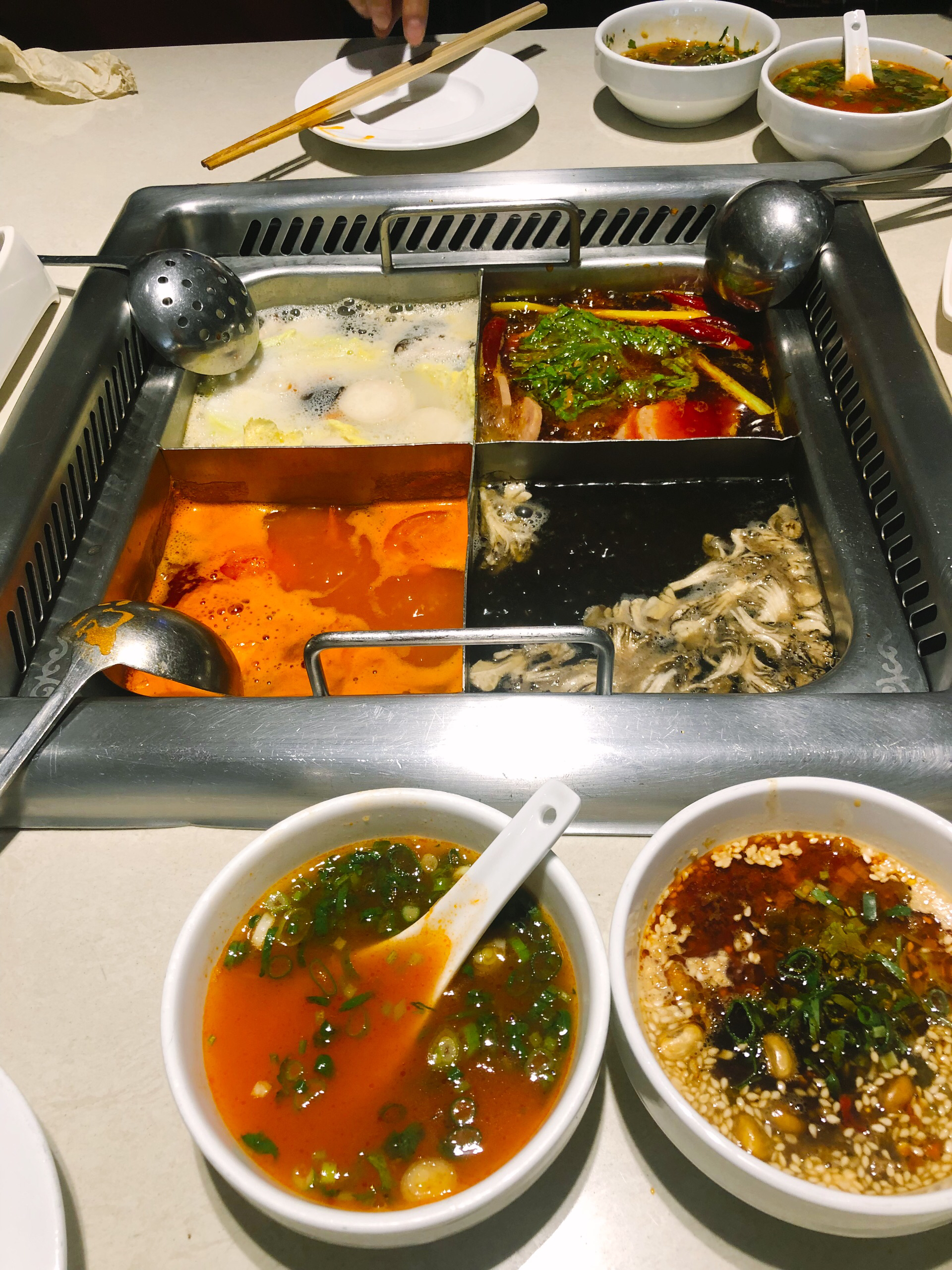 东京美食-海底捞火锅