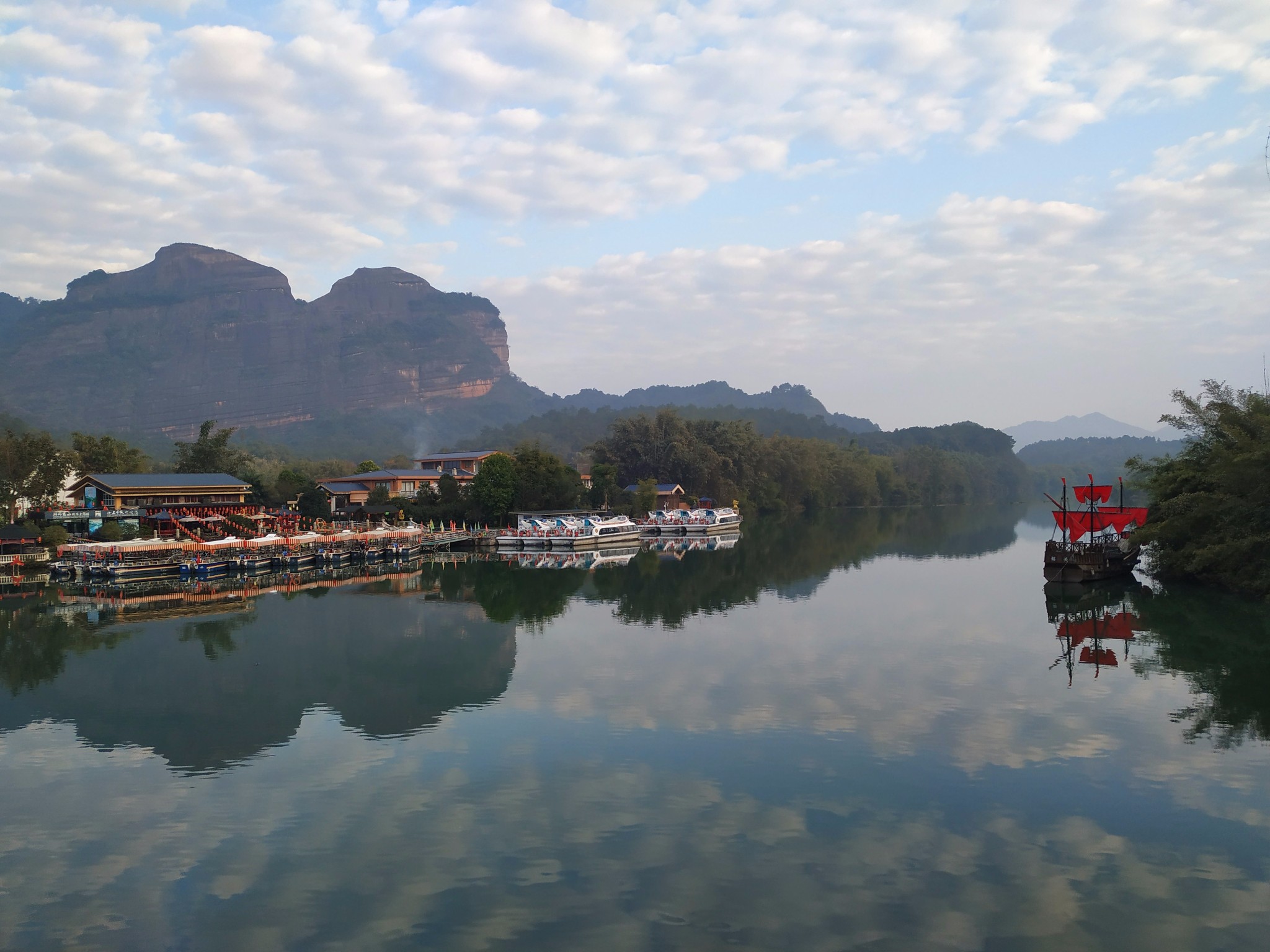 【走过赣粤湘】（6）天生拱桥海豹石，车览韶关...