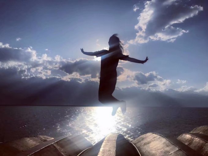 疯子的天堂 wKgEaVyu_R2ASAA_AAGidZKjnzw23.jpeg?imageView2%2F2%2Fw%2F680%2Fq%2F90%7CimageMogr2%2Fstrip%2Fquality%2F90