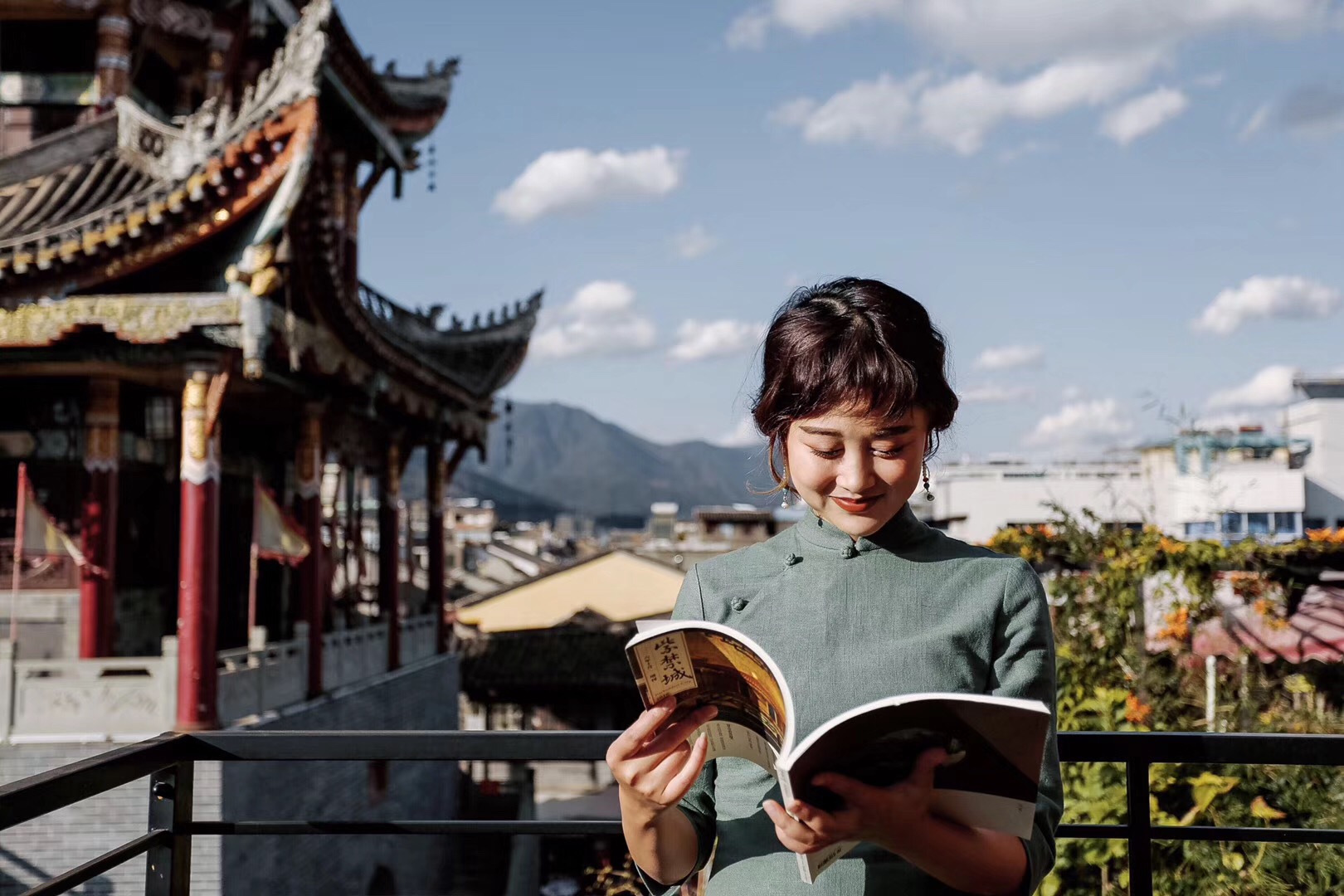 凌霄楼旁，明清建筑里喝咖啡_游记