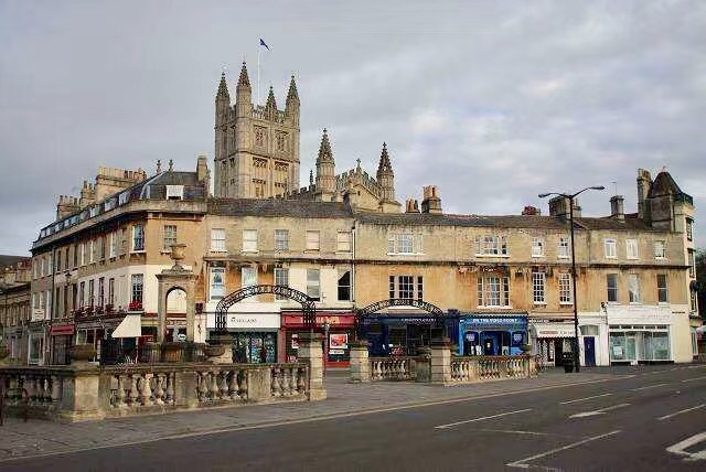 英国美食-La Perla