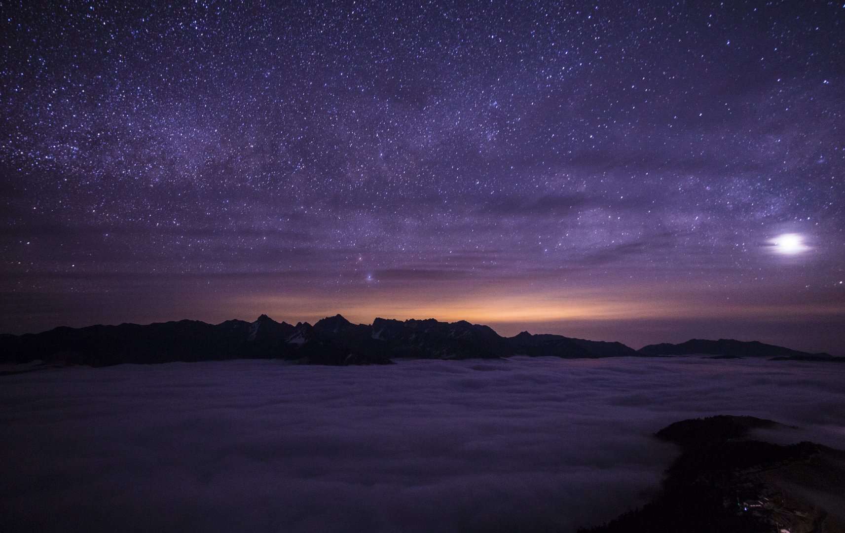                 达瓦更扎星空