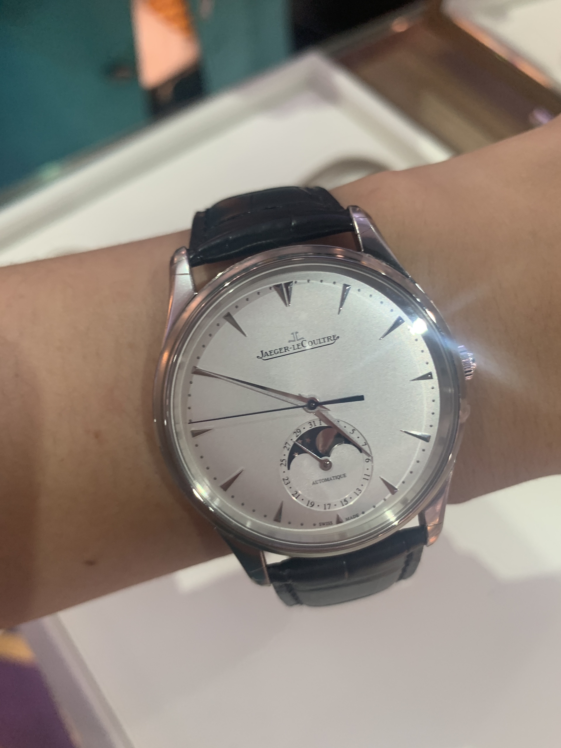 迪拜美食-Emirates Business Class Lounge