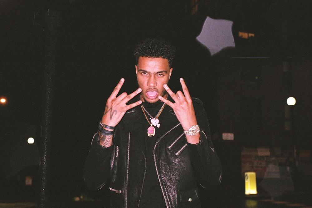             aj tracey