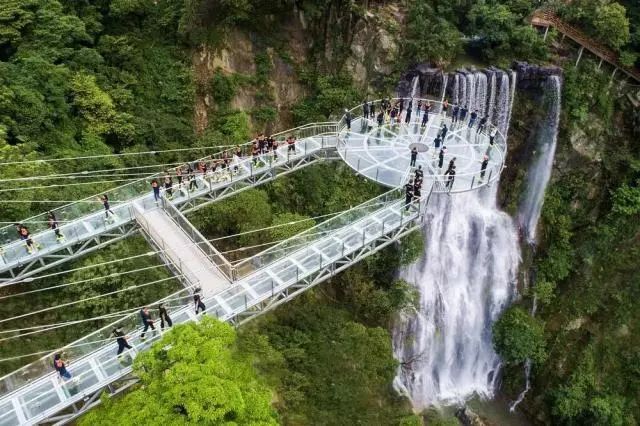 清远古龙峡全程漂流/大峡谷玻璃桥 船游北江小三峡纯玩一日游