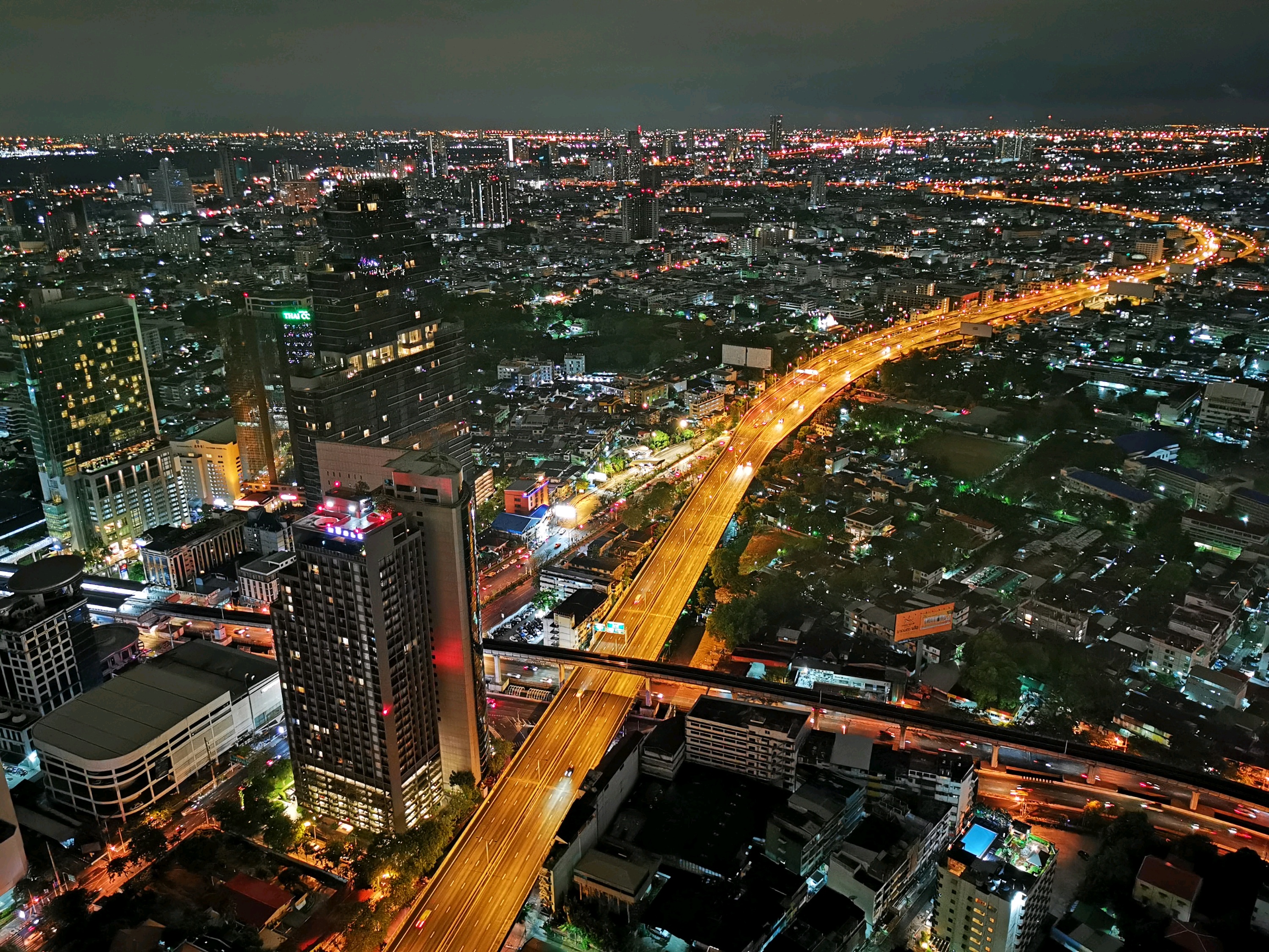 曼谷美食-Sky Bar (lebua酒店)