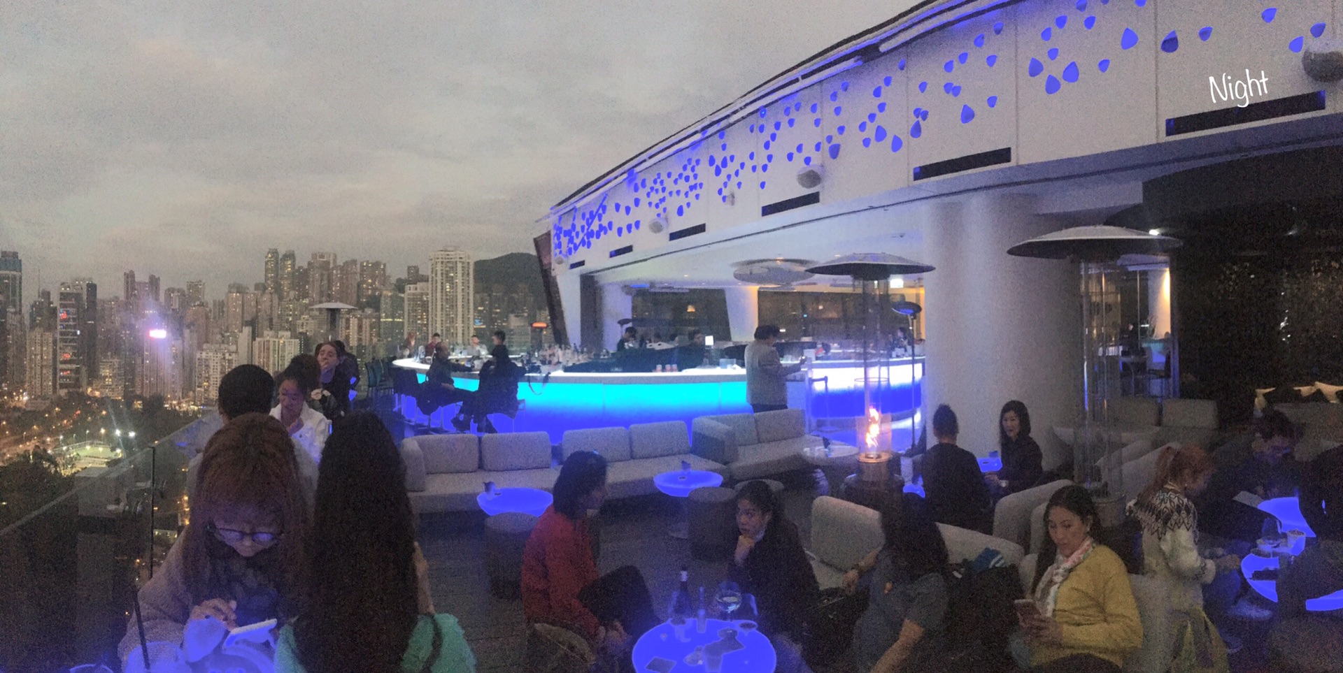 香港 铜锣湾 柏宁酒店27楼skye Rooftop Bar 香港自助游攻略 马蜂窝