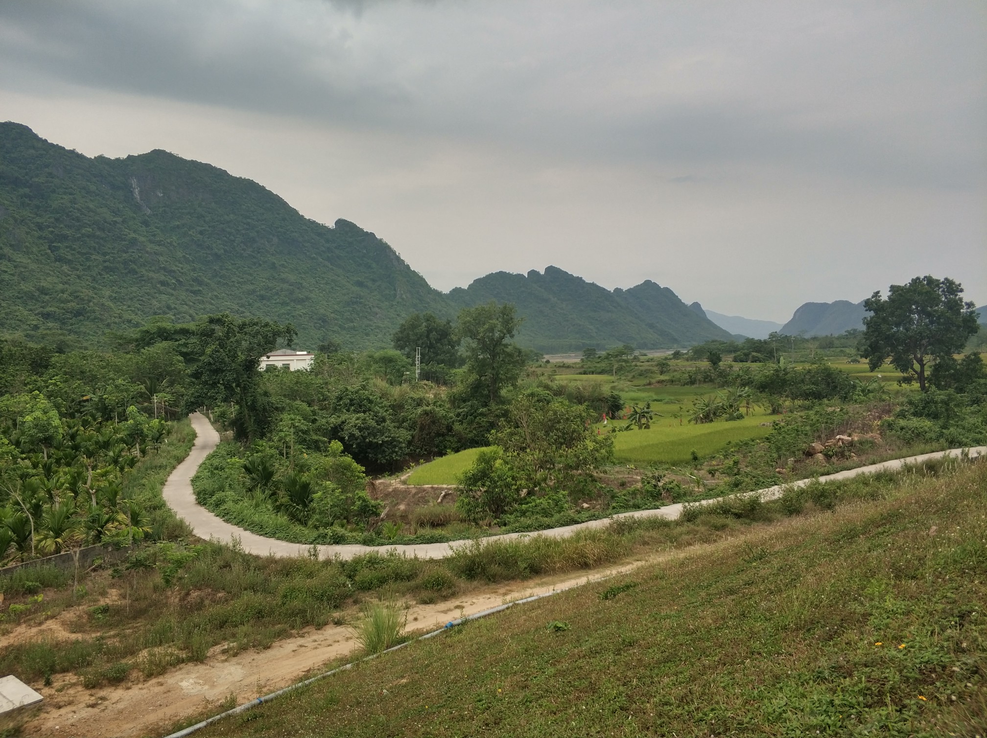 俄贤岭风景区        