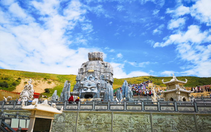 色达最近天气如何,衣服需要带哪些