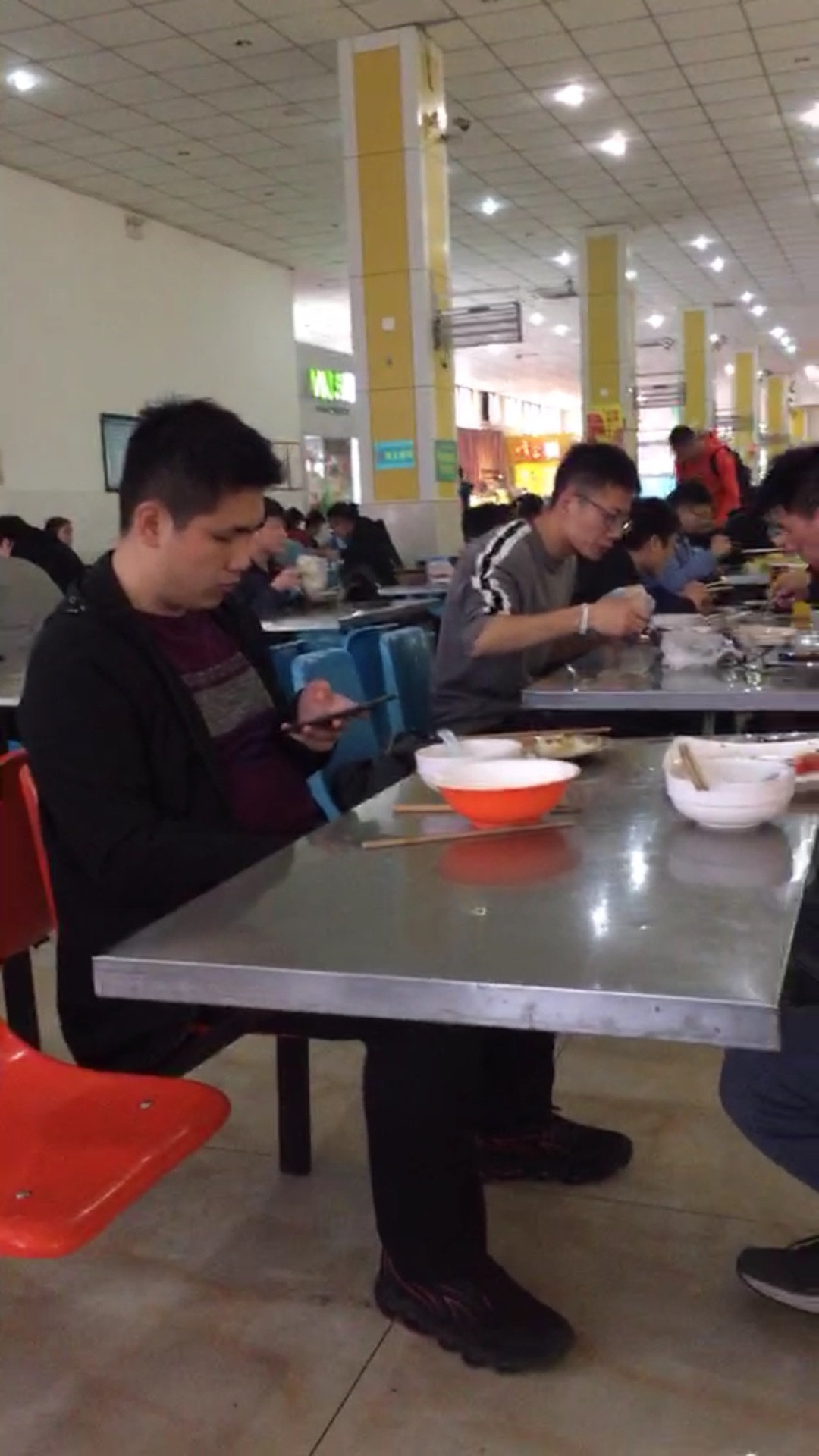 烟台大学食堂        