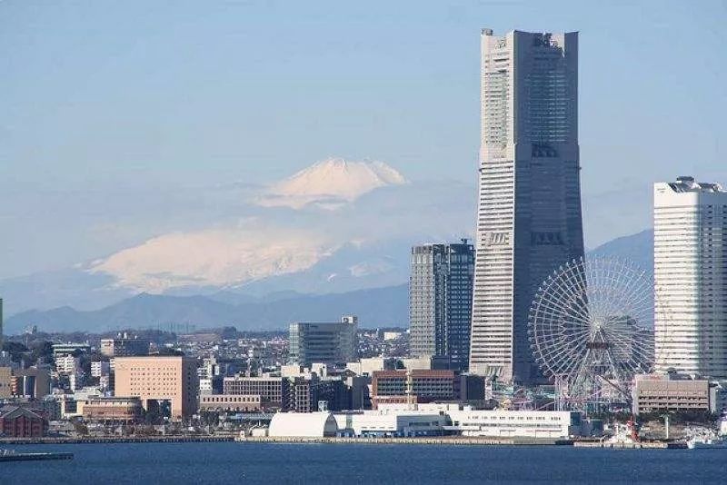 横滨地标塔 横滨地标塔有着日本速度最快的电梯