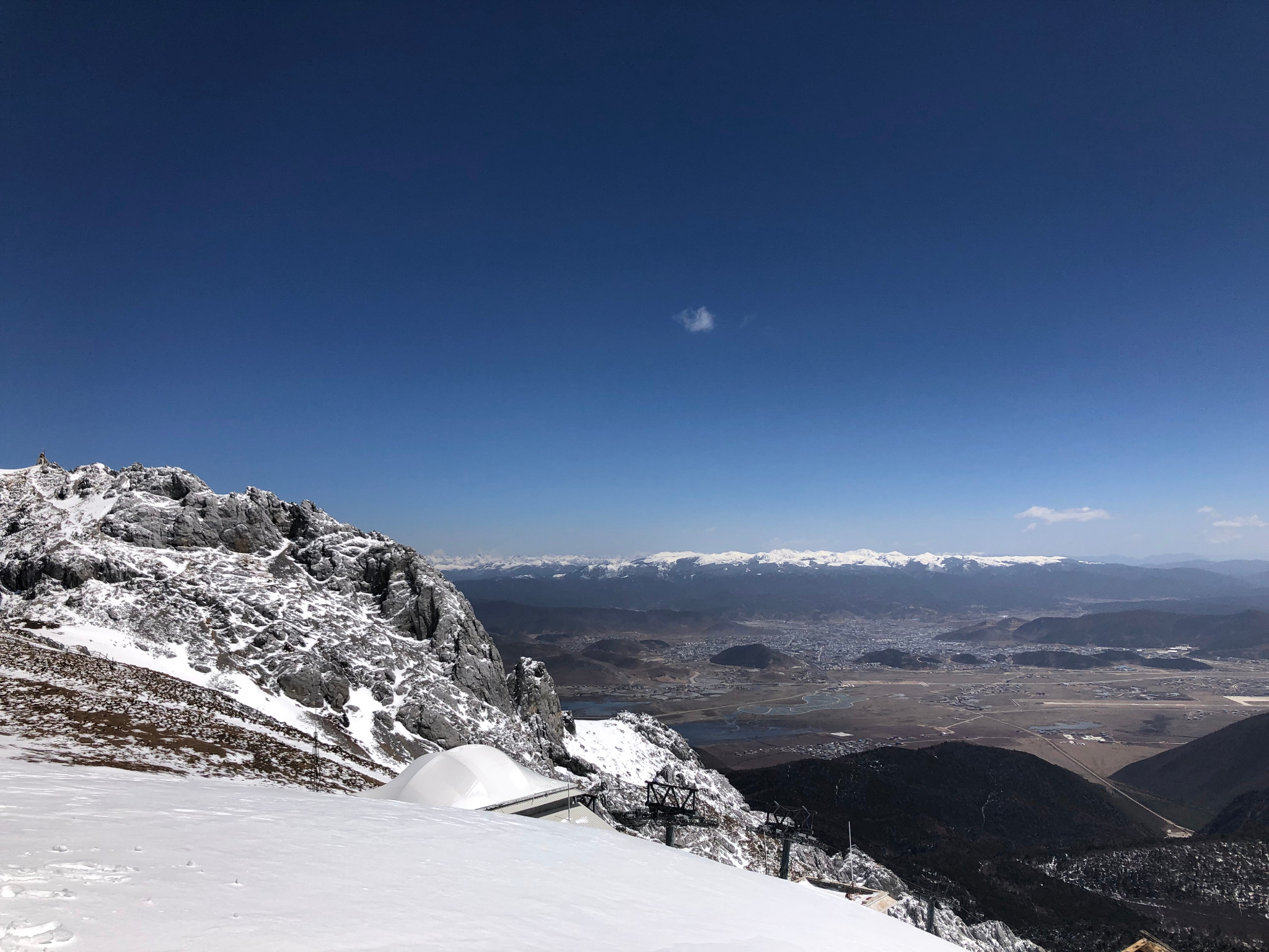 石卡雪山          