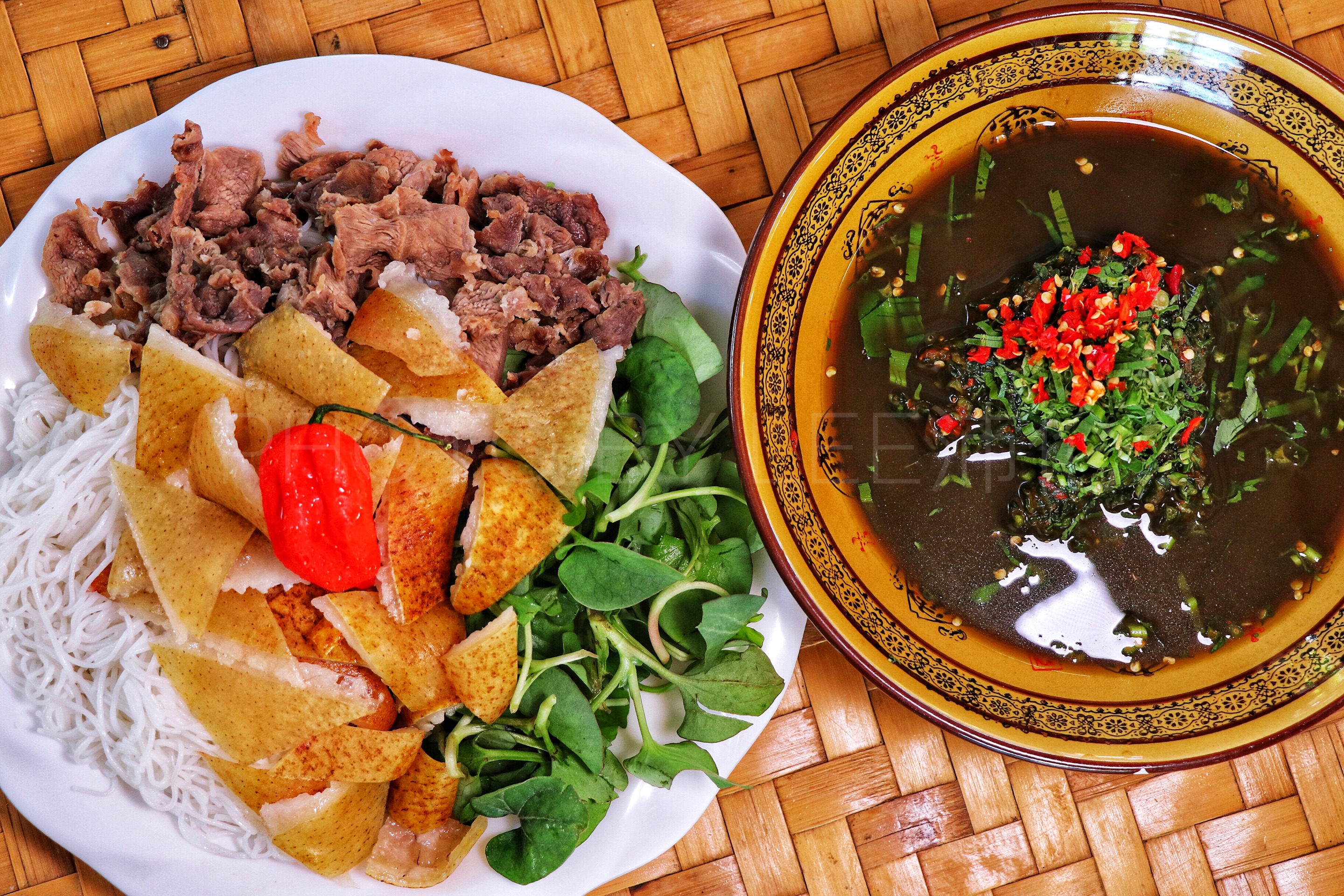 芒市美食-王家酸角鸡火锅傣味饭庄