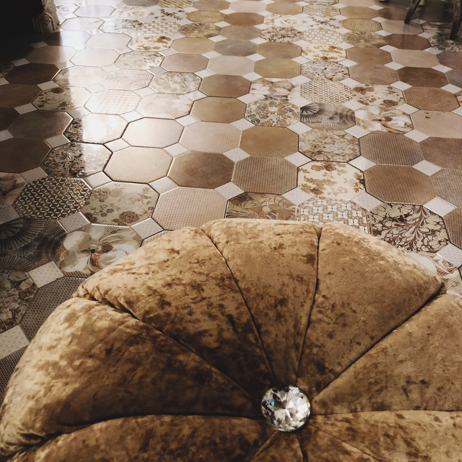 台北娱乐-蕾丝娃娃法式手工婚纱摄影