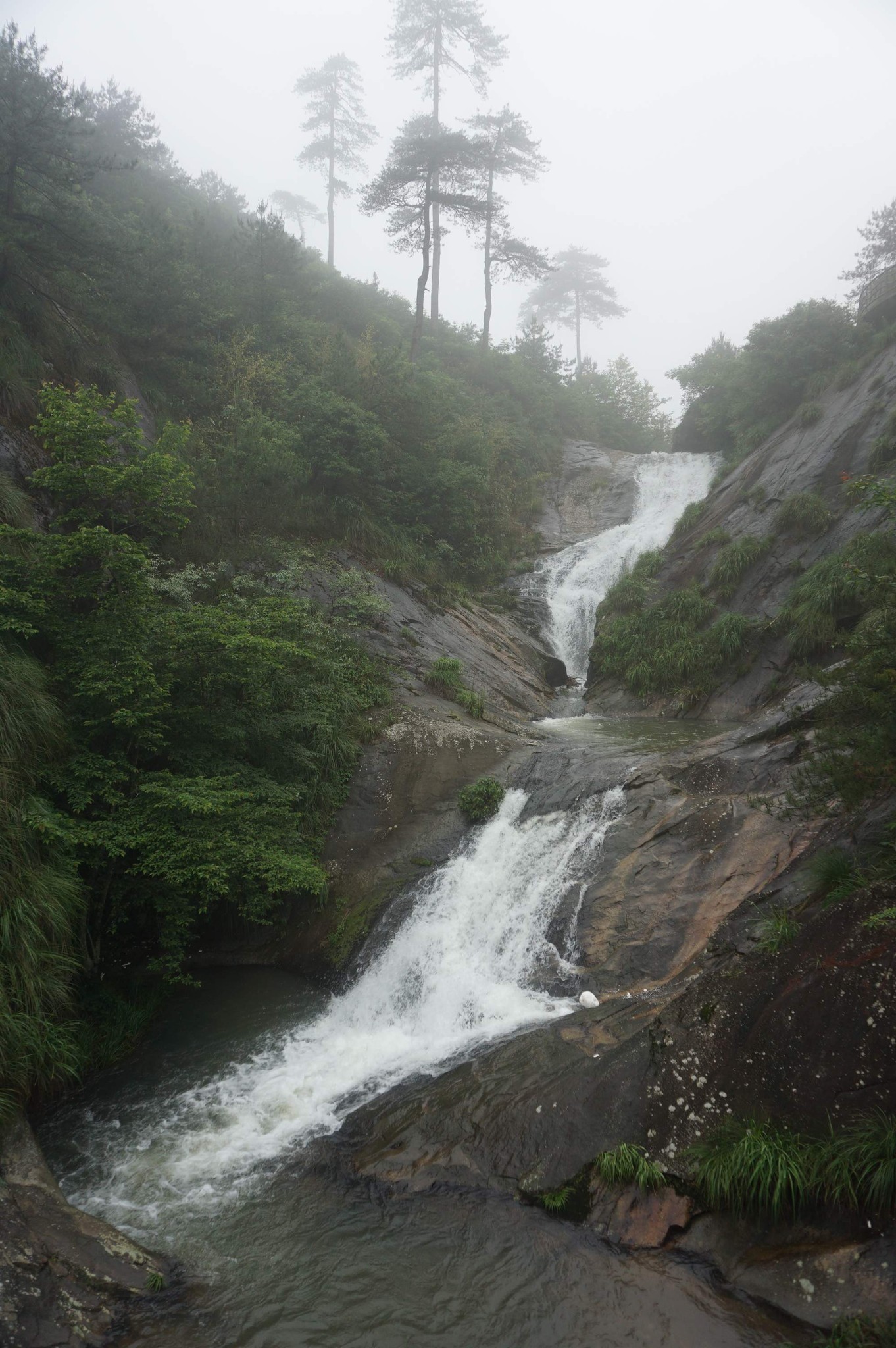 怀玉山上思先烈十八龙潭听瀑泉游上饶怀玉山记72p