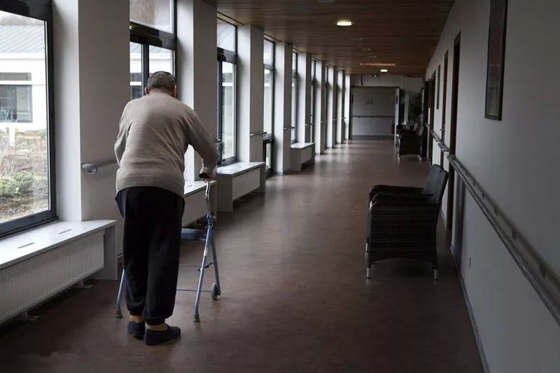 这个养老院被称为"老人迪士尼", 老人抢着要去