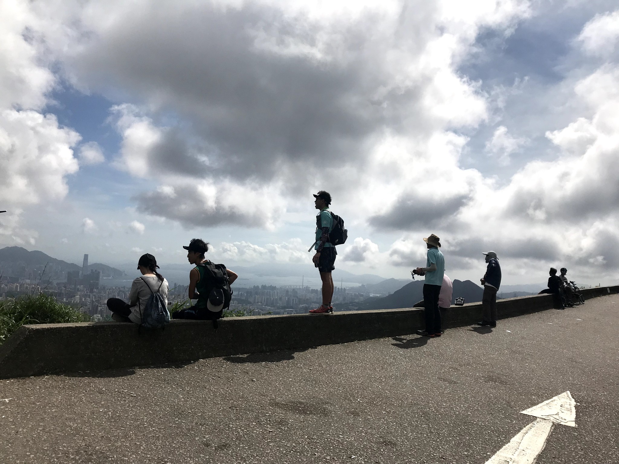 mikeliu at large香港飞鹅山(自杀崖)-八点钟,有骨气!