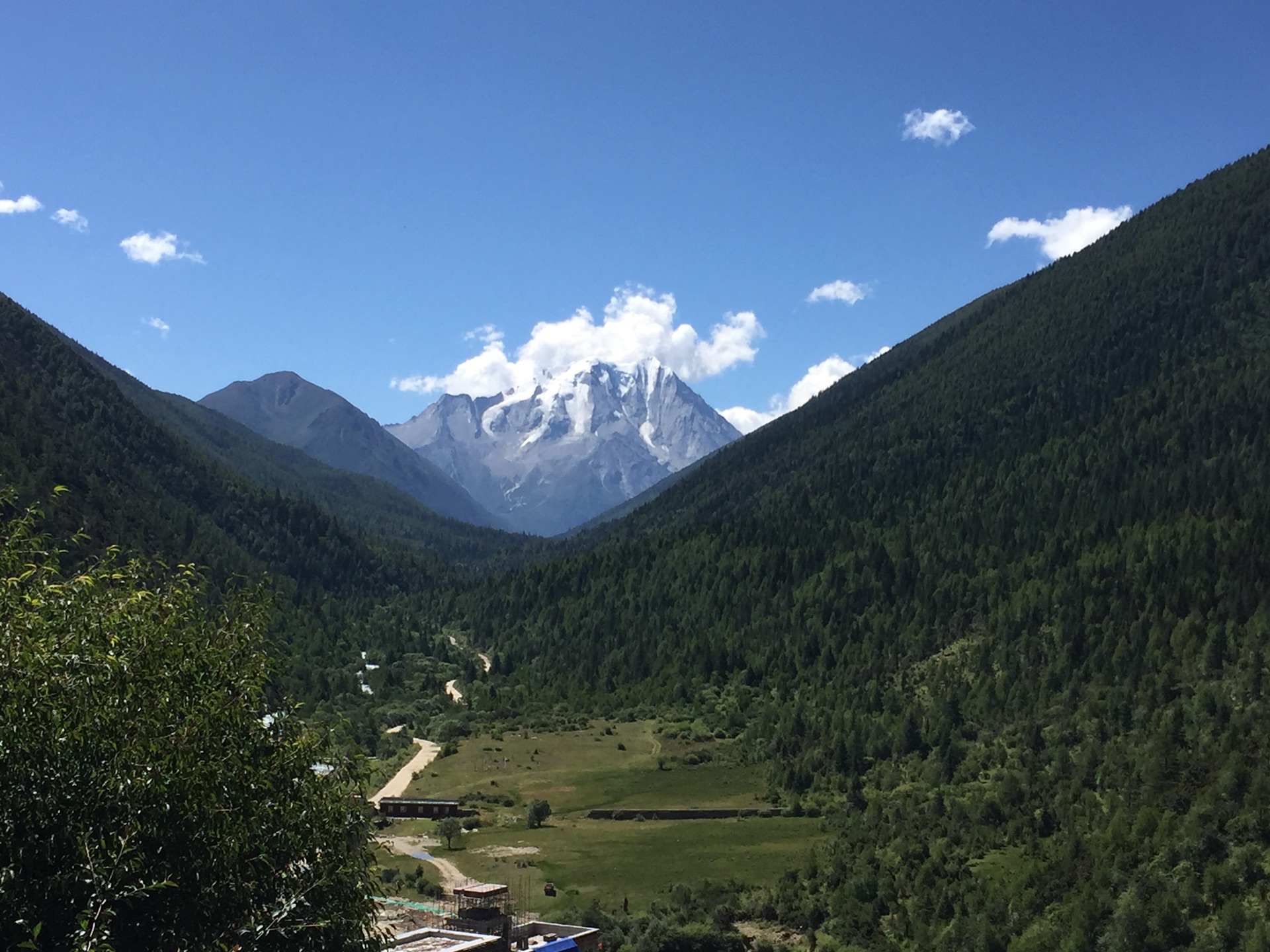 雅拉雪山观景台        