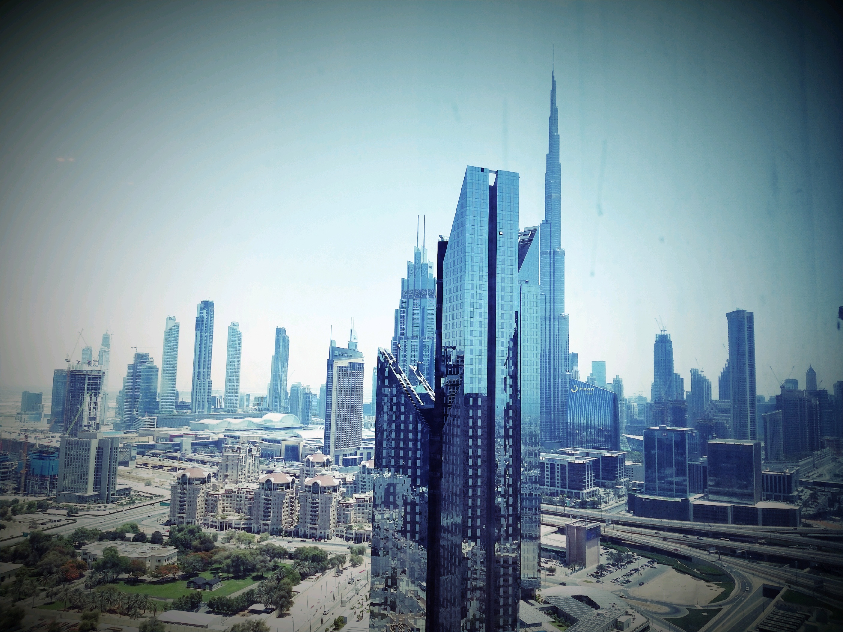 迪拜美食-KIZA Restaurant & Lounge