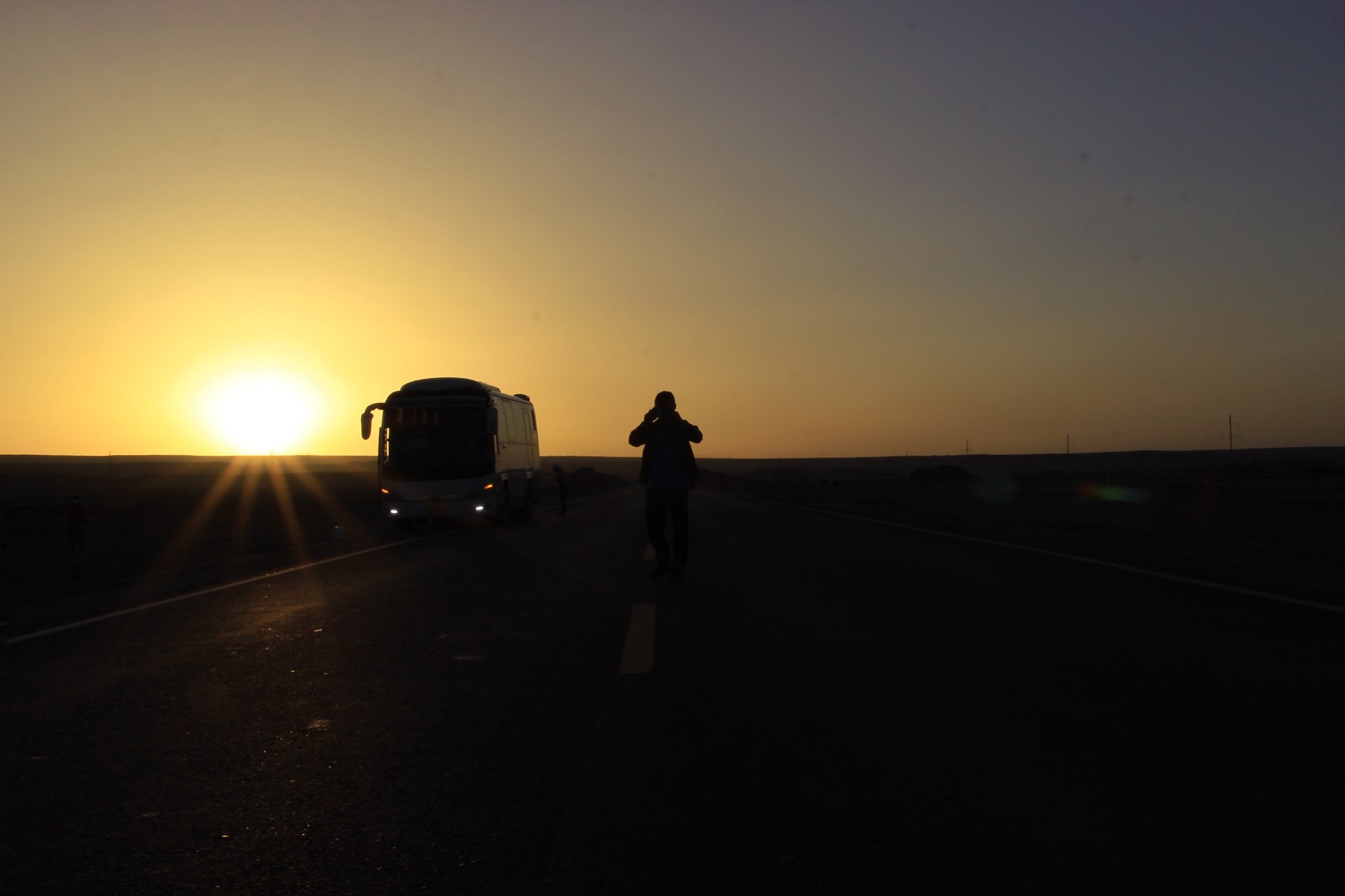 游走在青藏高原边缘——从茶卡盐湖到阿克塞无人区_游记