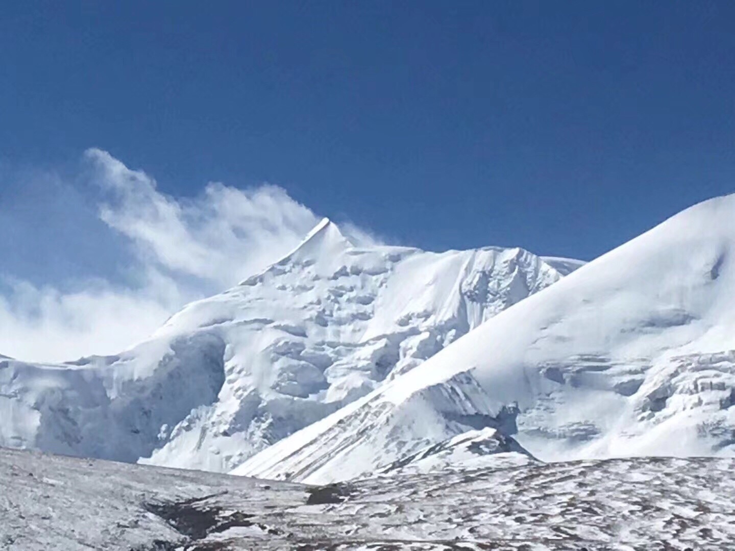 果洛州阿尼玛卿雪山