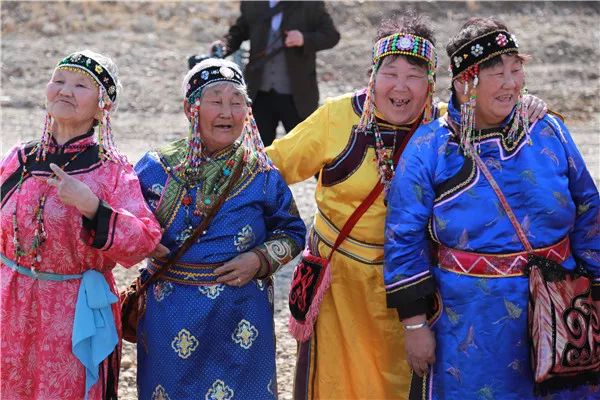 地域民族文化 推荐指数:  ★★★★★  我国有很多聚居边疆地区的少数