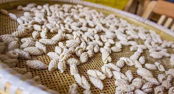 童趣美食的由来——  米筛爬是浦江独有的传统美食,营养丰富易消化