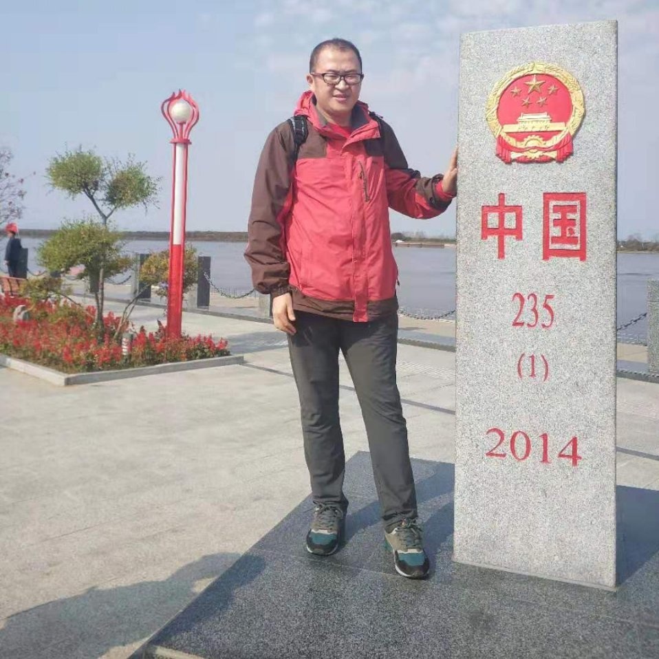 笑的得意，活得精