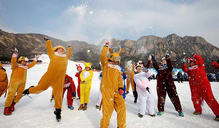 重庆金佛山滑雪赏雪 金佛寺 天星小镇一日游(免费接 赠暖宝宝 赠旅游