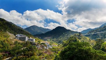 广东云浮新兴天露山门票大门票玻璃桥梅溪小镇