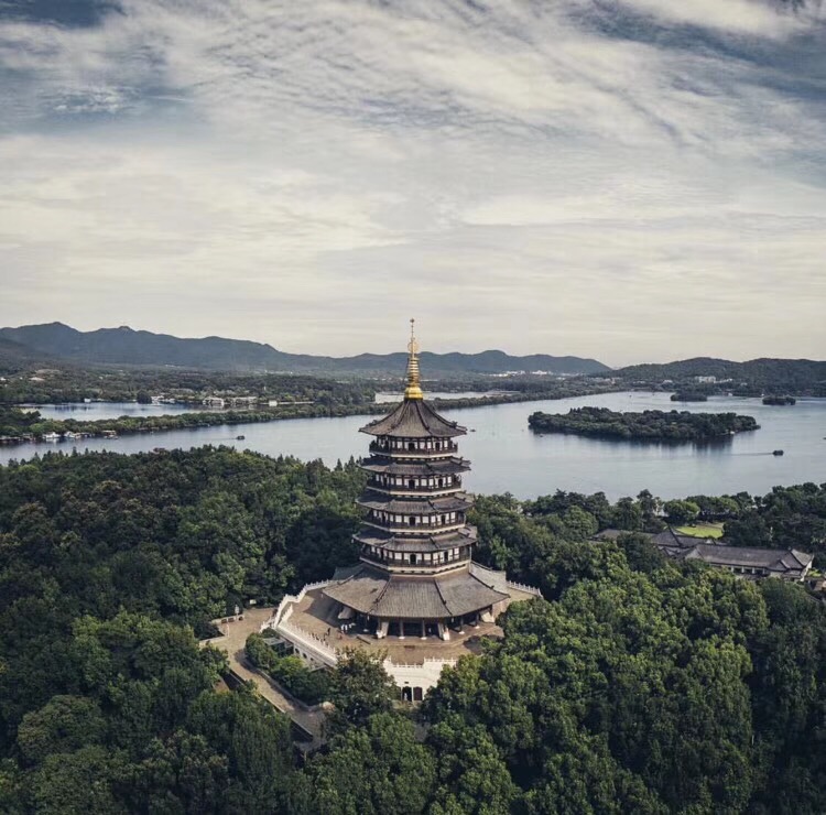 杭州西湖游船雷峰塔半日换票入园(西湖画舫船 三潭印月岛 雷峰塔 全程