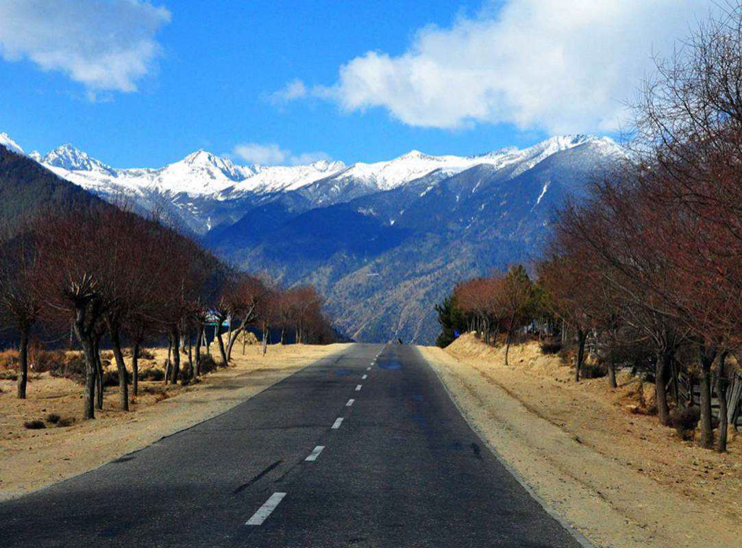 318国道是中国最长的国道,被誉为"中国人的景观大道",而其中的川藏