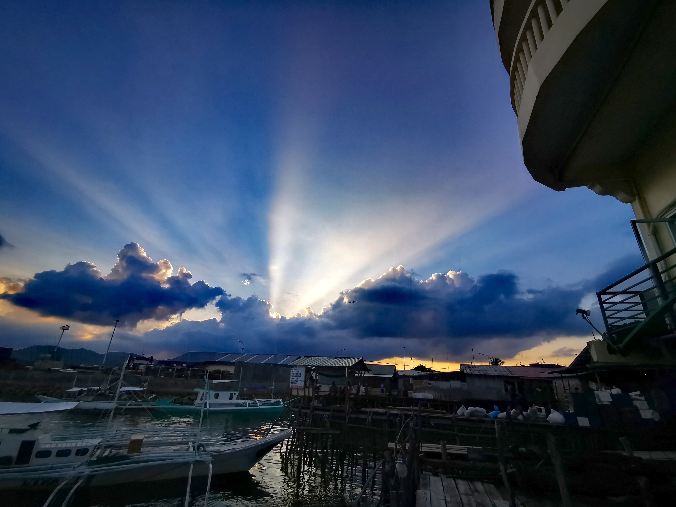 菲律宾美食-Sea View Bar