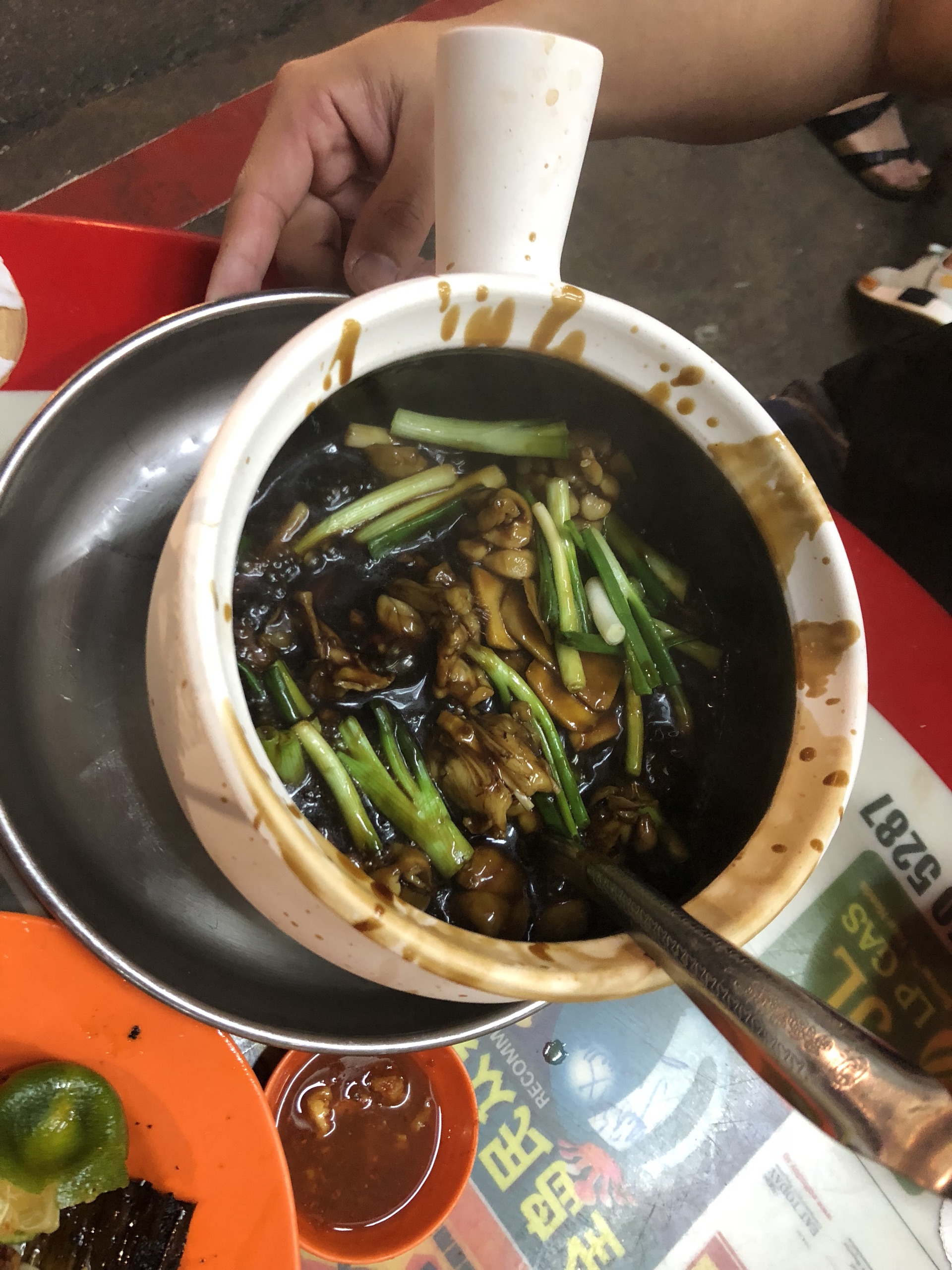 芽笼美食-Lion City Frog Porridge