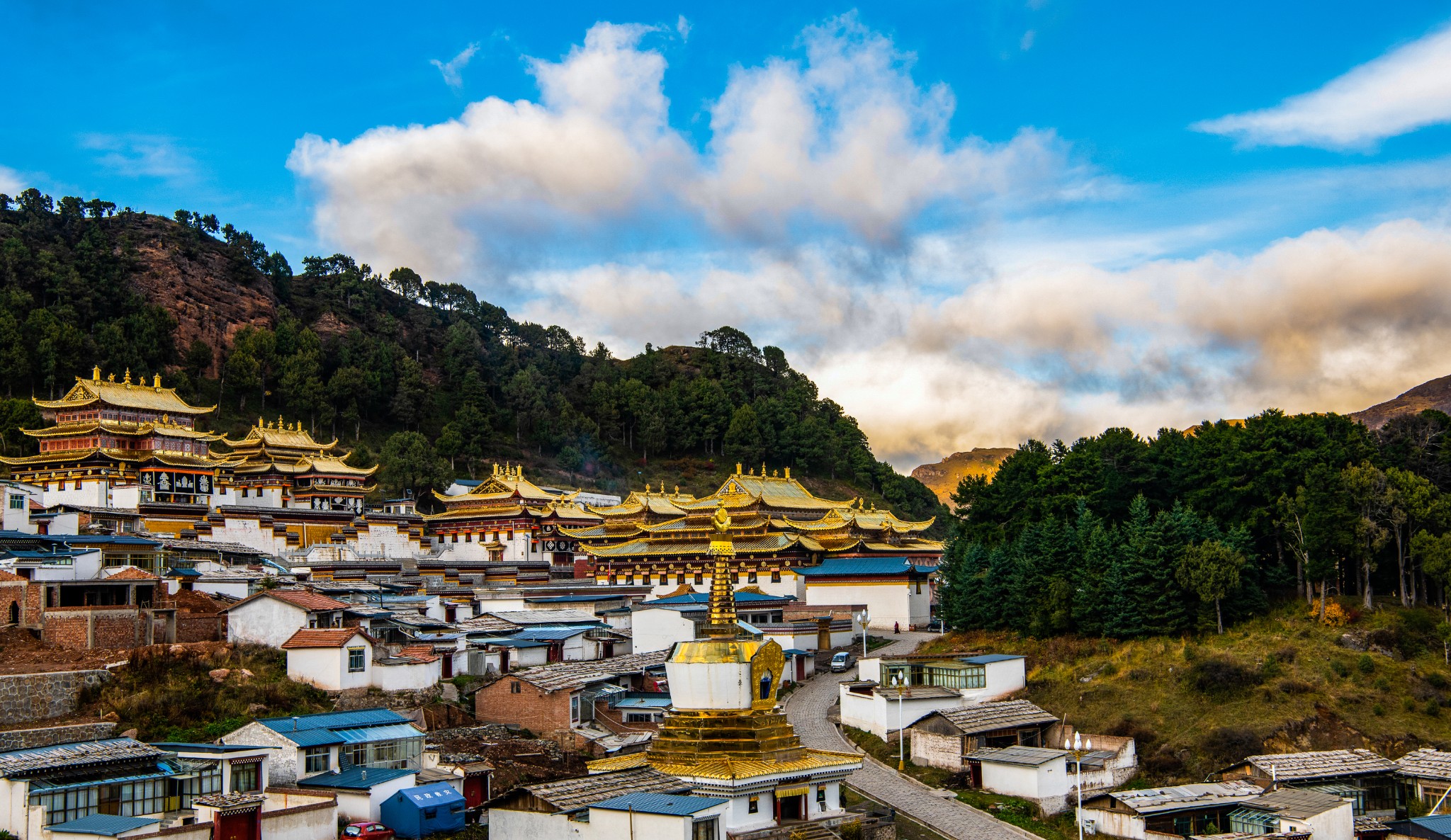 白龙江畔川、甘南北双郎木寺两日游--北京岷江国际甘南经典环线九日游之九：2019.10.7-8_游记