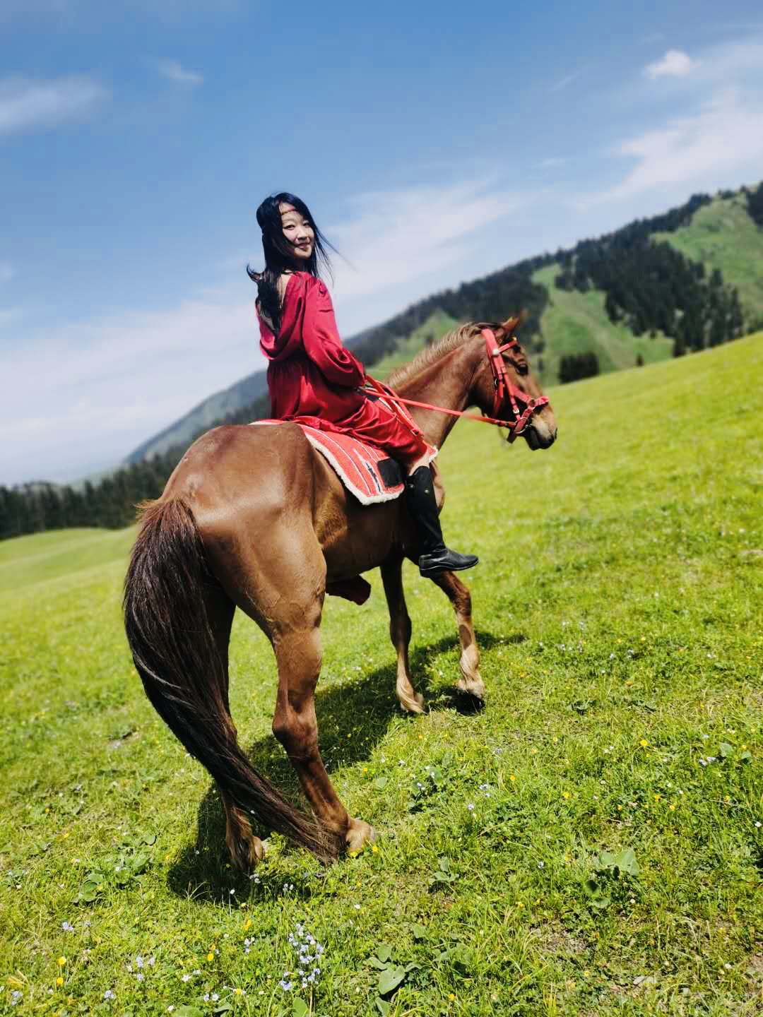 初夏的天山嗨骑_游记