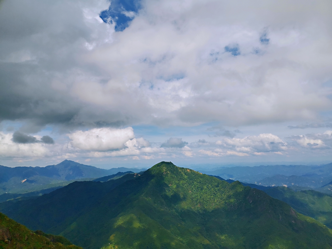 广东第一险峰───金子山